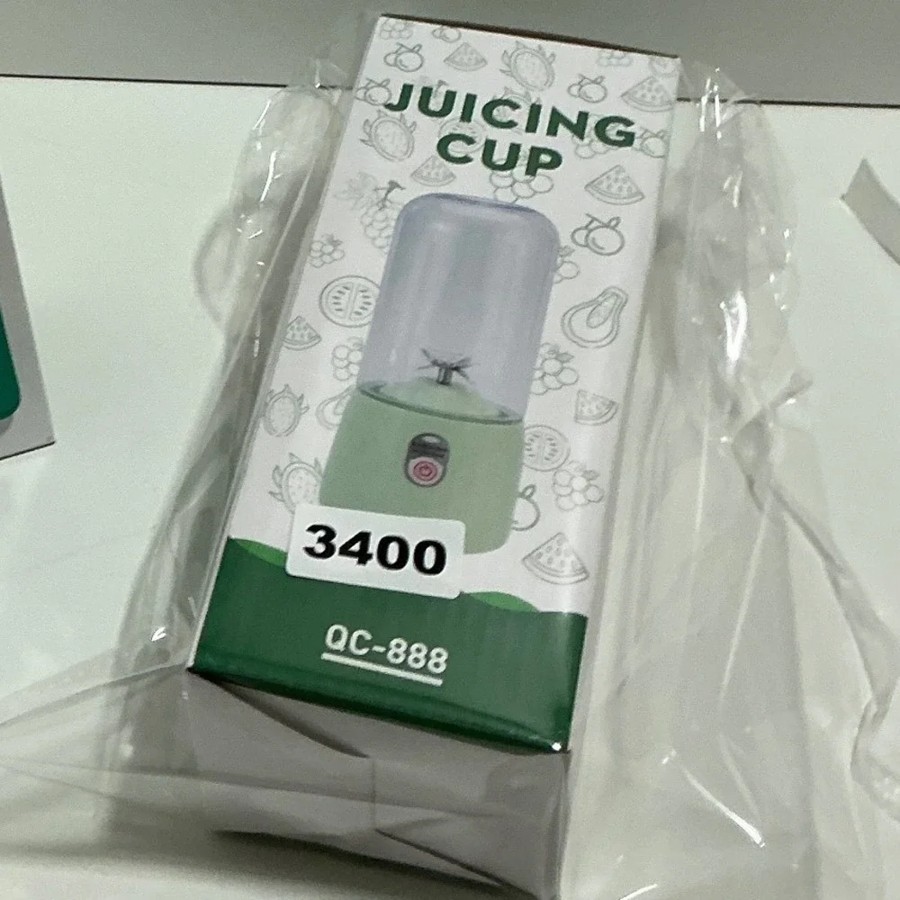 Portable Juicing Cup QC-888 USB Rechargeable Mini Blender Green